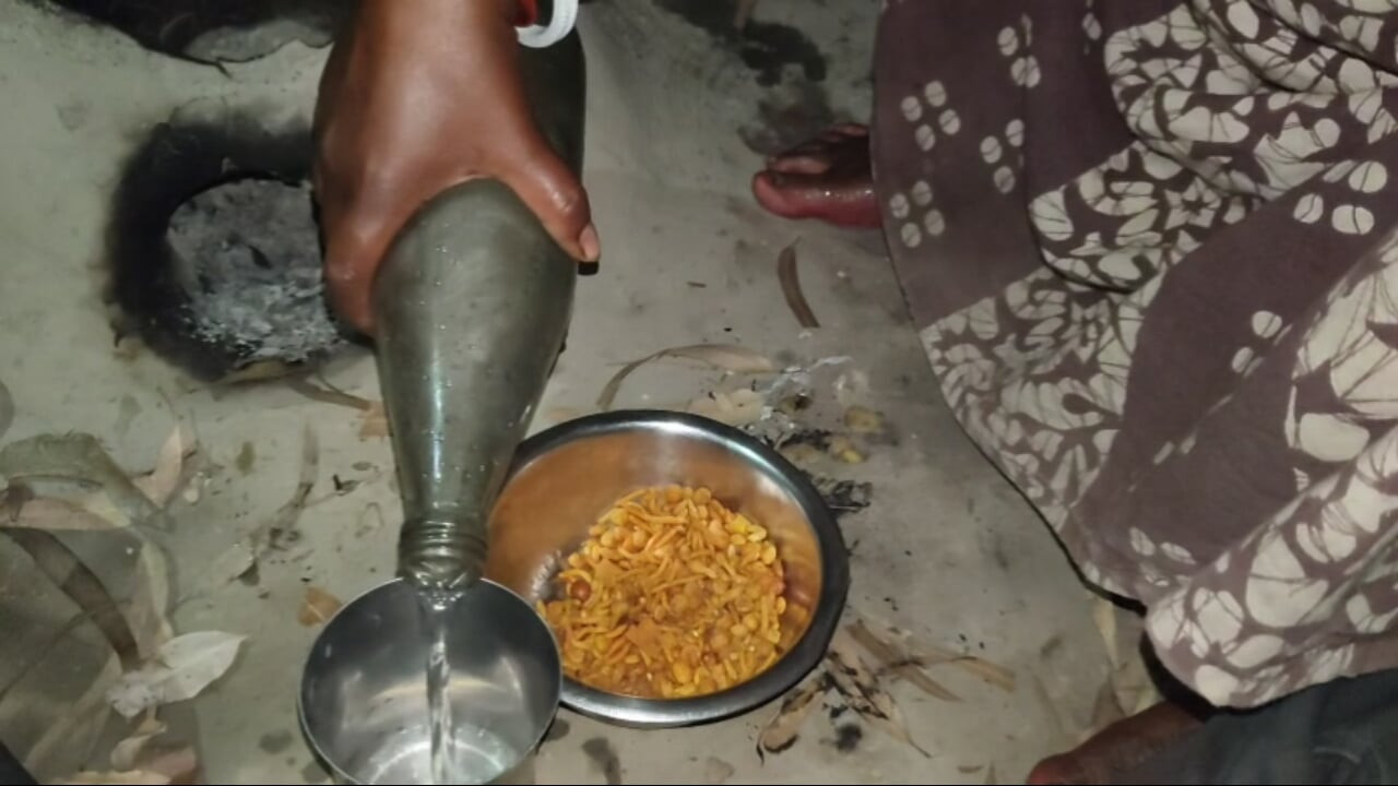 Desi hot bhabhi ke sath Daru Piya