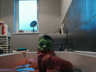 Bath wank with mask on