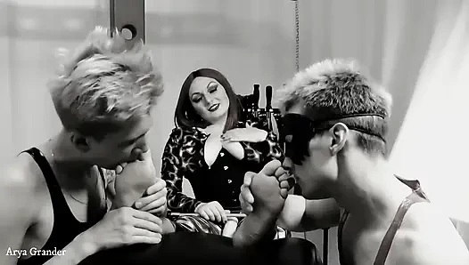 Foot Fetish Home Video Threesome