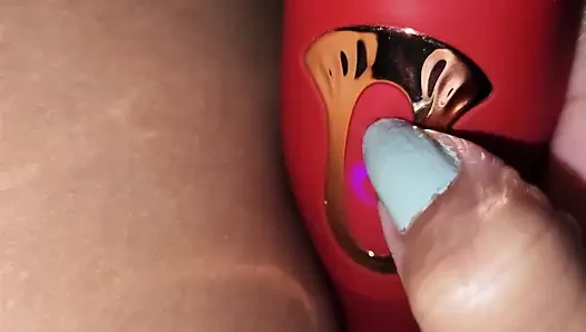 Powerful toy that eats, my pussy, it reached heaven and gives me an orgasm