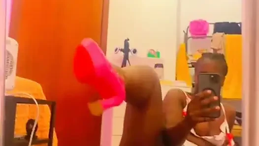 Bald Neue Videos Mit Diesem Heißen Typ