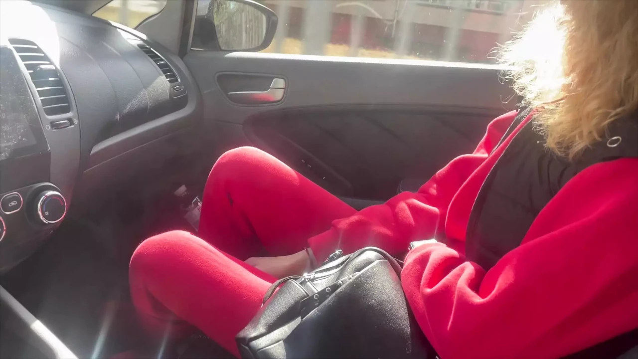 A talented taxi driver brought his client to a complete anal orgasm