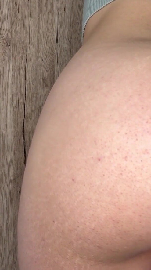 I speak Hungarian and masturbate until I orgasm in the bathroom | Clip 1