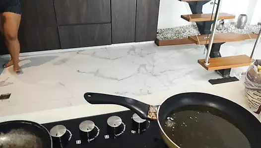 Cooking with Cummy Bear