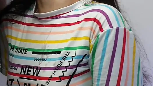 Meine versaute nachbarin liebt es, zu kommen, um meinen schwanz tief in den hals zu nehmen.