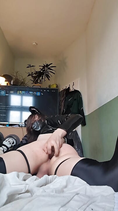 kitty masturbating with her dildos