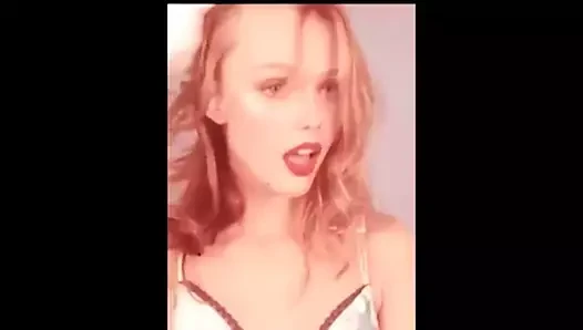 Frida Gustavsson boşalıyor