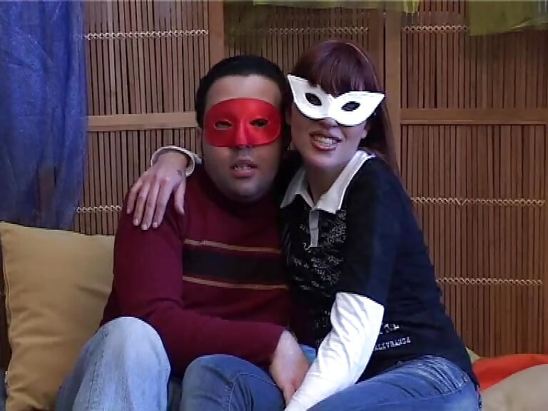 Istriku adalah pelacur besar, dia pengen banget dientot sama kontol besar pria kulit hitam ini