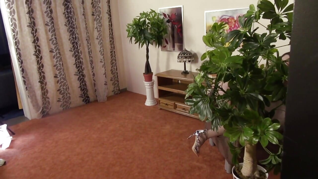 Cewek rambut cokelat pantat montok dientot pov