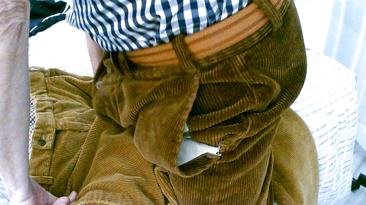 ถูผ้าลูกฟูกสีน้ําตาล