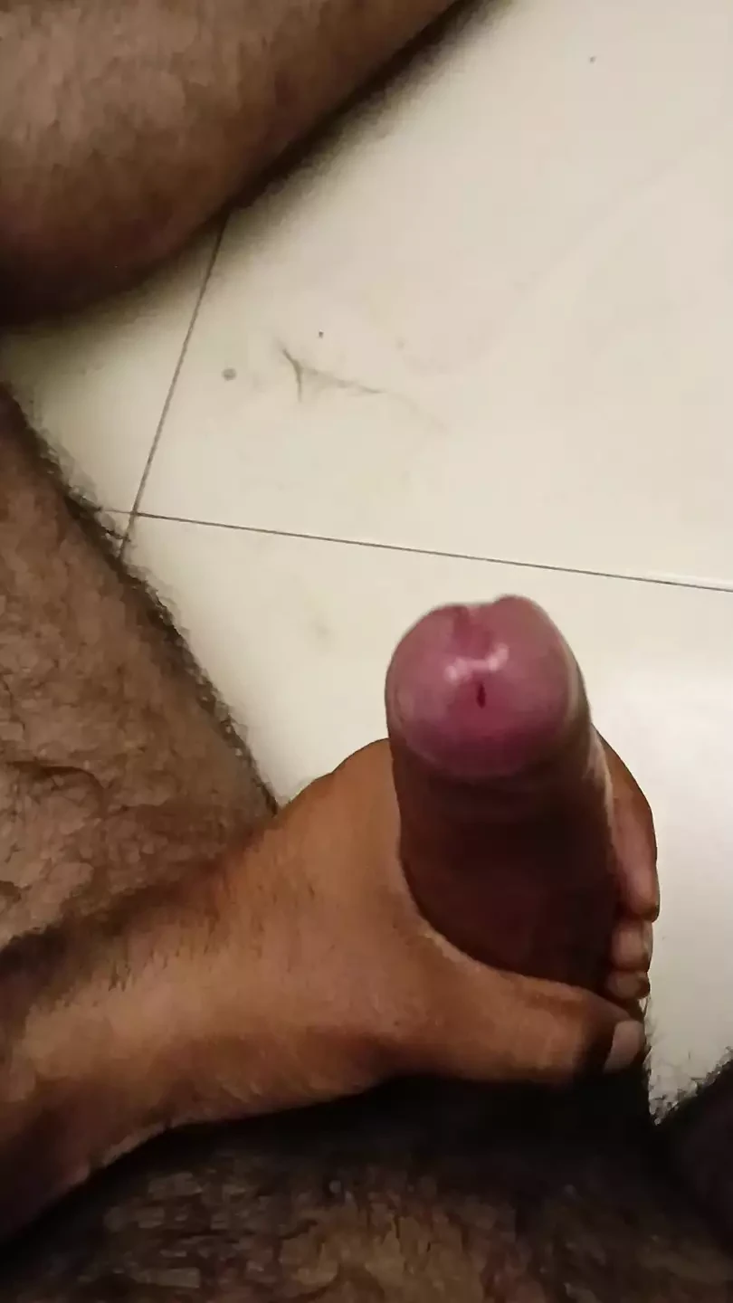 Hot ladki ne hilaya apne haatho se