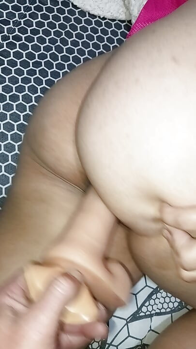 Kitty punching in the pussy