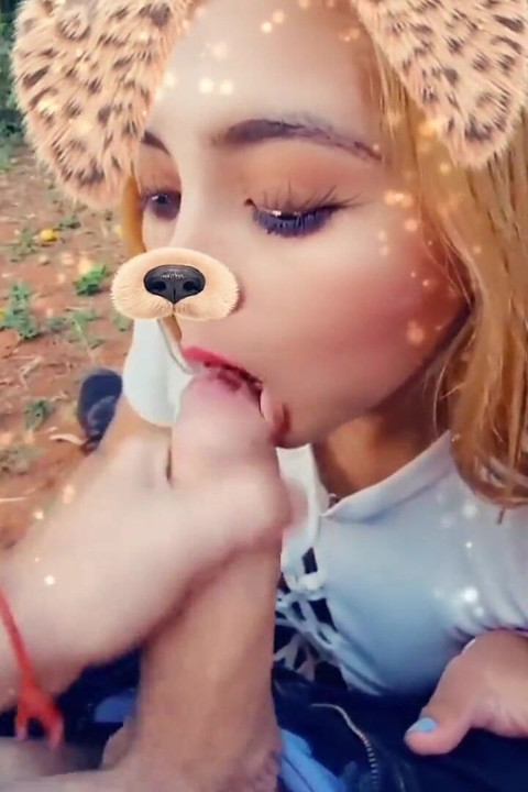 Loira Latina Chupando Pau