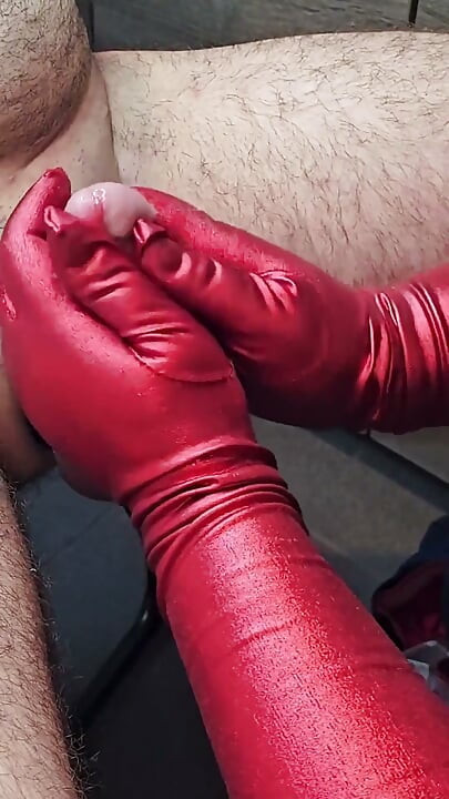 My Step Stepmom Teaches You How to Give the Best Handjob to Step Stepson