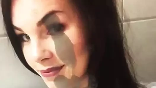 Jenny5'e övgü