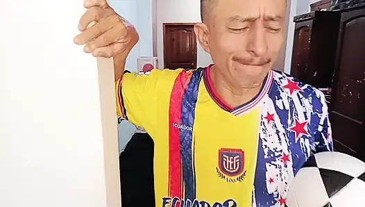 Dünya Kupası başlamadan önce güzel, büyük memeli Meksikalı üvey kızımı sikiyorum.