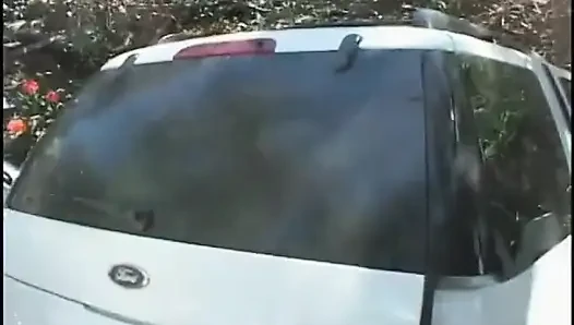 Güzel memeli seksi götlü zenci bebek minibüsün arkasında amını siktiriyor