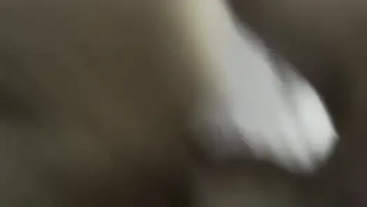 Sexy junge mutter wird im umkleideraum gefickt