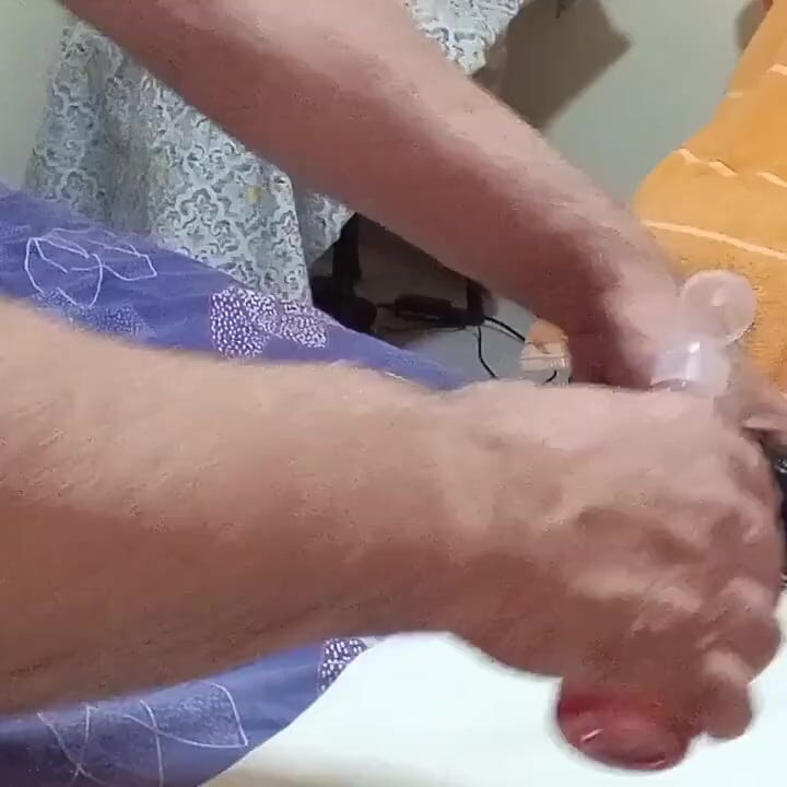 Quando estou no All Fours, tudo o que penso é sobre esse tronco indo para a minha bunda.
