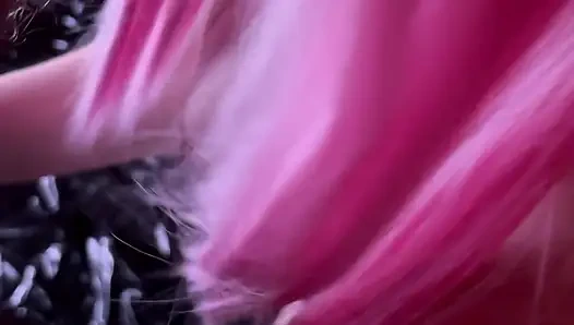 Cewek nakal ini kencing dan muncrat di memek pacarnya yang berantakan