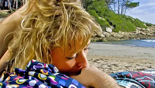 Dreier am strand mit verrücktheit blowjob