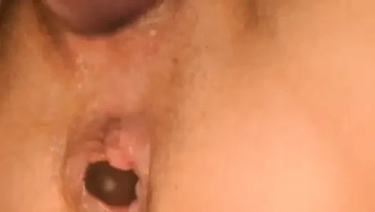 Doppelseitiger Dildo Ganz Nach Oben, Während Riesiger Dildo in Der Muschi