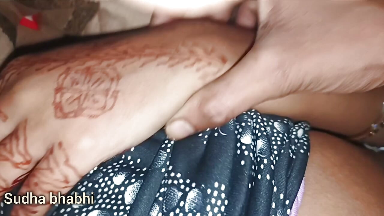 After hitting Sudha bhabhi's, her brother-in-law drank Sudha bhabhi's milk loudly