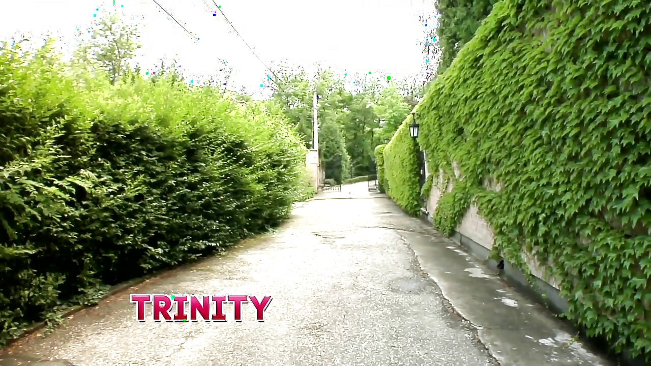 Kurva Trinity ima samo jednu misao: duga, tvrda i sve to! Samo kurčevi veliki kao Nik