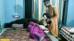 Индийская горячая пара занимается сексом! Бенгальский горячий секс жены !!