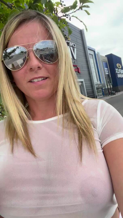 Dressing slutty in public