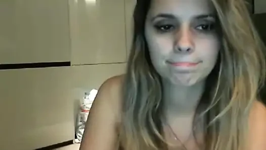 Dea Squirt и душ в Берлине