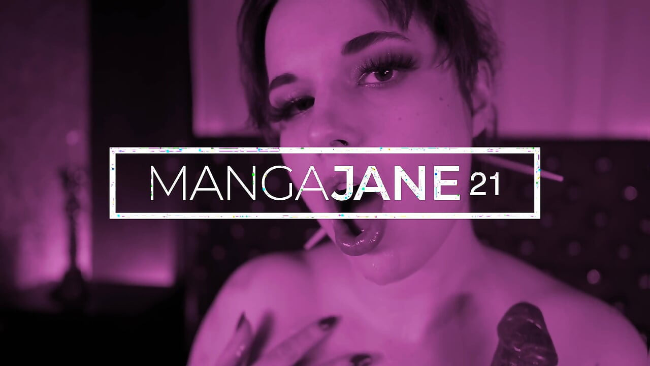 किमोनो में Redhair Teen, Aliendildo और वीर्य शॉट के साथ लंड हिलाने के निर्देश देती है