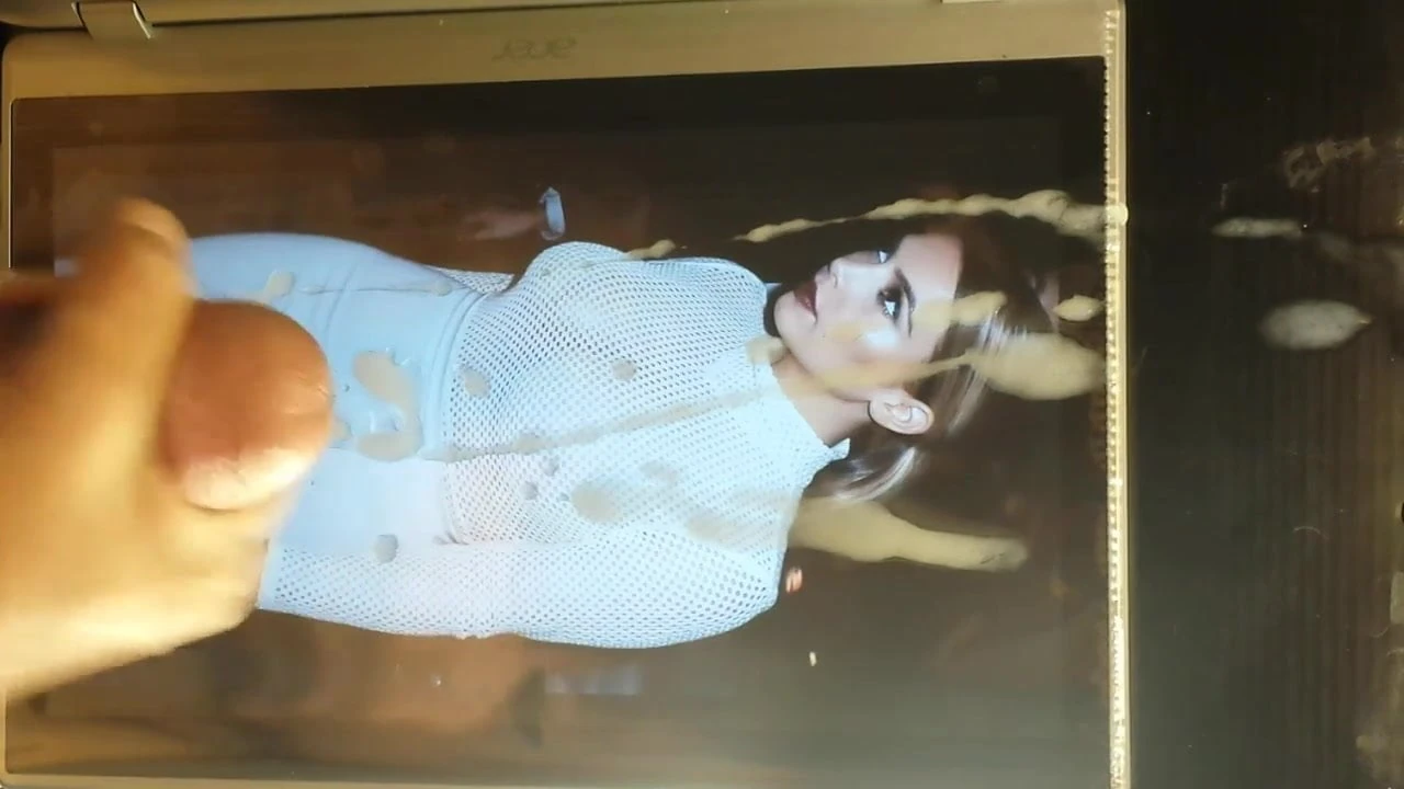 Kim Kardashian Cum Tribute