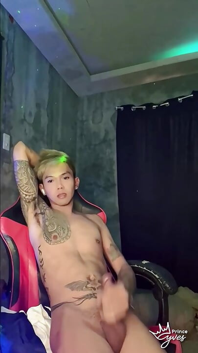 Inked Horny Twink Performed in a Live Webcam Show