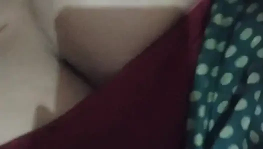 Bhabhi ne apni chuchi ko chata