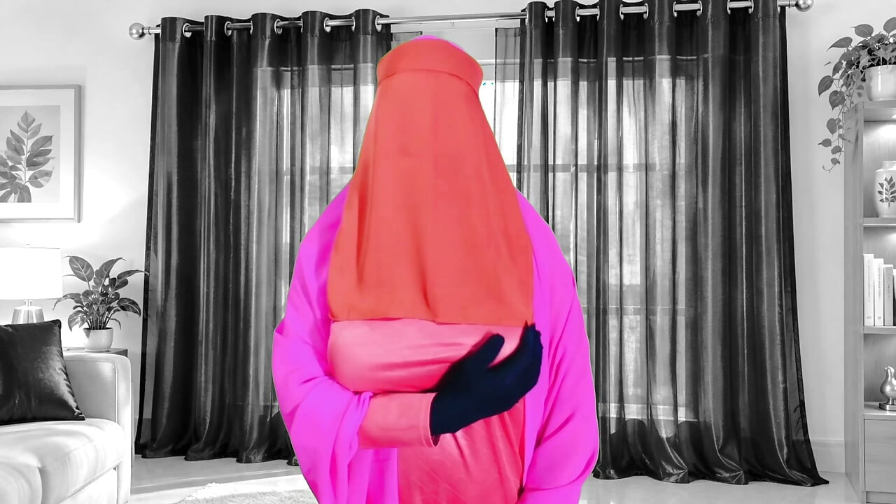 Masturbation and dirty talk by a very beautiful Indian stepmother - clear Bangla audio