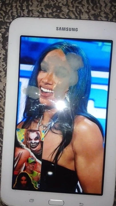 Tribut de spermă al Wwe Sasha Bank