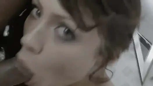 Götümde siyah bir yarak olmasına kesinlikle bayılıyorum.