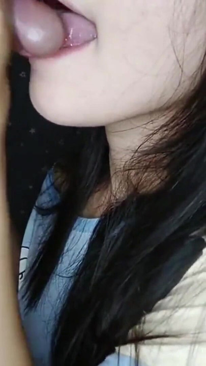 Aku crot di dalam istriku saat dia masih pakai baju kerja. | Klip 2