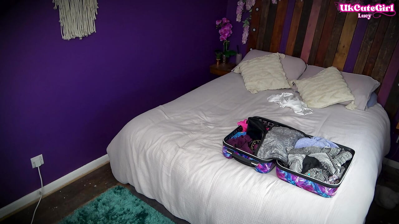 Bnb Punishment - 我在我客人的脏衣服上手淫作为惩罚