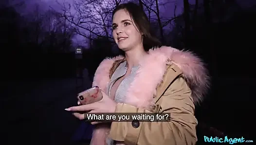 Agent - 20 Year Old Student Taylee Wood Flashes Her Big Tits