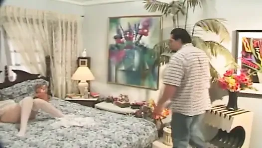 Toket bengkak preggo goofy dientot sama toket nakal berbulu!