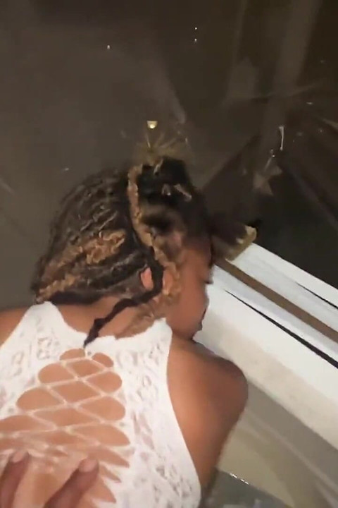 เย็ดตูดในอ่างน้ําร้อนกับ Fijii Pornbox เย็ดจาเมกา ควยใหญ่ผิวดํา Str8rich