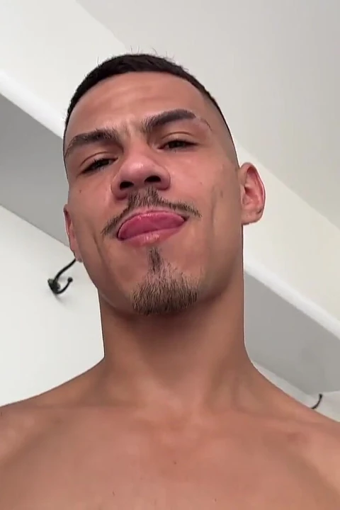 Twink Fucks Muscle Stud Condom Huge Muscle Ass!
