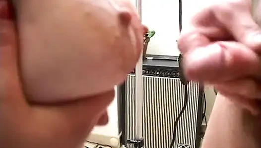 İtalyan gerçek evli kadın ilk pornosunu çekiyor