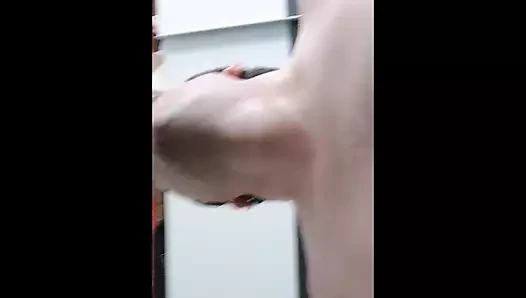 Pelacur sange dientot untuk pertama kalinya