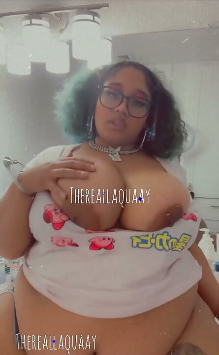Biggdebbie Got Extemely Horny While Gaming