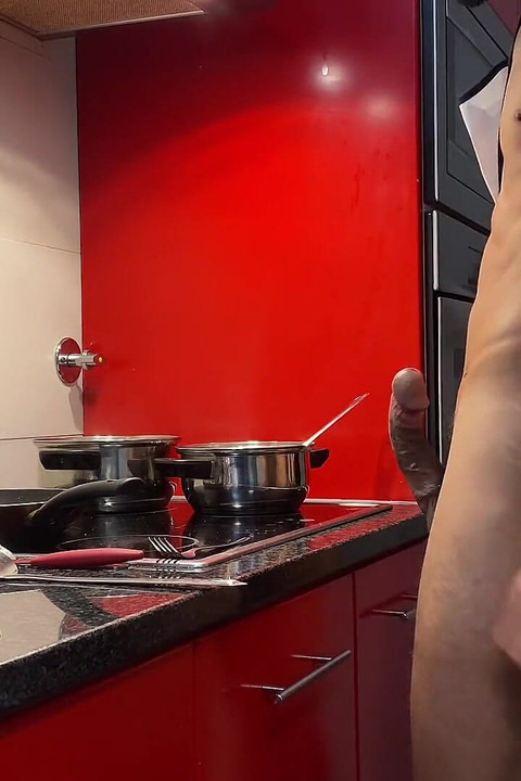 キッチンで自走して絶頂する