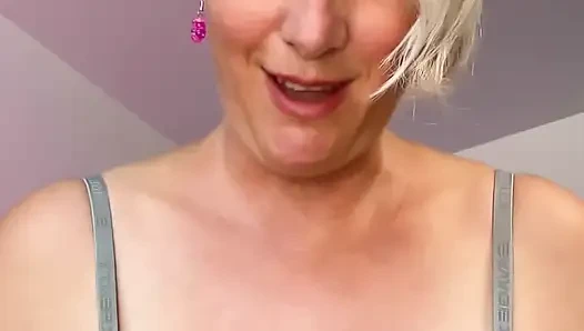 StepMommy Uses Your Face For Her Pleasure - JOI COUNTDOWN