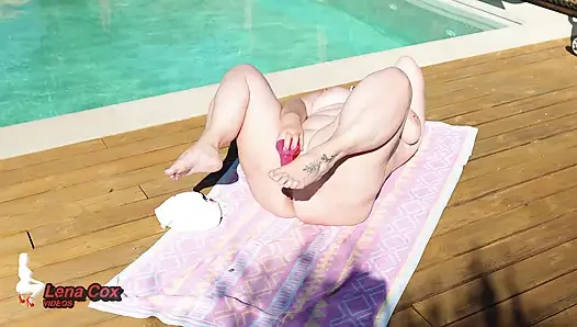 I Fucked Myself by the Pool - Squirting Masturbation